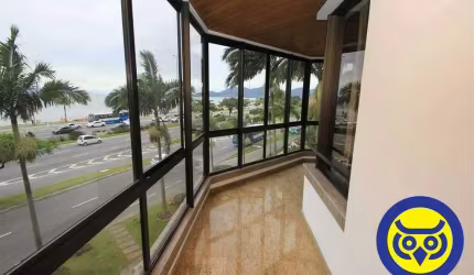 Apartamento com 03 dormitórios na Beira Mar
