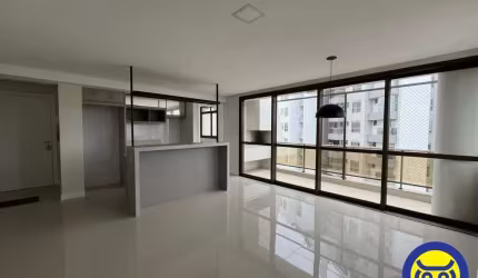 Apartamento com 03 dormitórios no Estreito