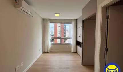 Apartamento com 01 dormitório no Centro