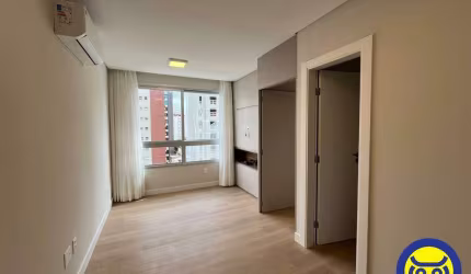 Apartamento com 01 dormitório no Centro
