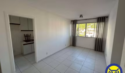 Apartamento com 02 dormitórios no Centro