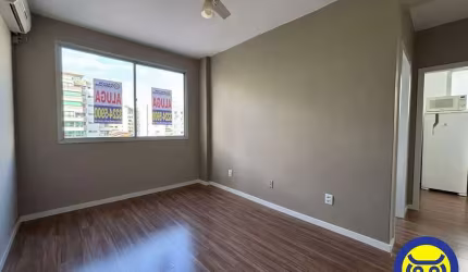 Apartamento com 01 dormitório no Centro