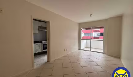 Apartamento com 02 dormitórios na Trindade