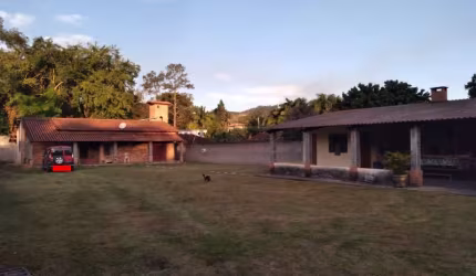 Chácara / sítio com 3 quartos à venda no Jardim Costão, Santa Branca  por R$ 849.000