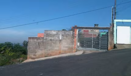Casa com 4 quartos à venda no Jardim Ikeda, Suzano  por R$ 190.000