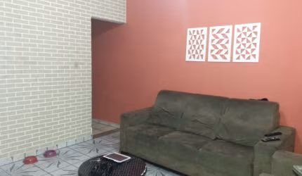 Casa com churrasqueira para venda tem 148 metros quadrados com 2 quartos