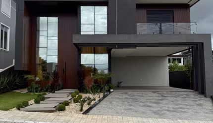 Casa alto padrão em condomínio praia dos Ingleses.