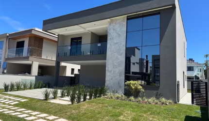 CASA EM CONDOMÍNIO FECHADO RIO VERMELHO.