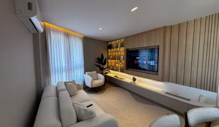 FINO APARTAMENTO ÁREA NOBRE PRAIA DOS INGLESES DECORADO E MOBILIADO.