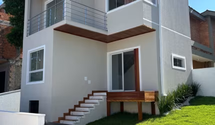 Sobrado triplex praia do santinho vista mar.