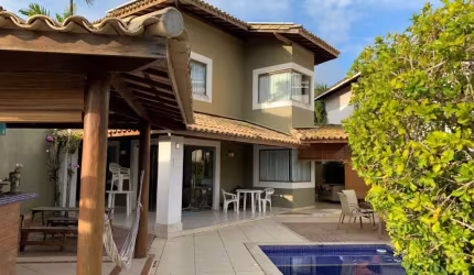 Casa maravilhosa, quatro suítes, condomínio fechado e segurança 24 horas.