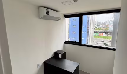 Sala comercial com 3 salas à venda no Caminho Das Árvores