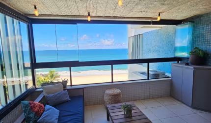 Lindíssimo Quarto e Sala, de 63 m², 'Pé na Areia Mar', PORTEIRA FECHADA, VISTA MAR - 1 vaga