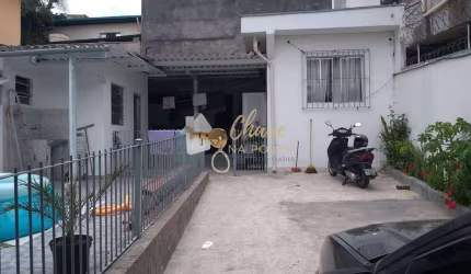 Conjunto de casas à venda no Jardim Bom Refúgio (Campo Limpo)
