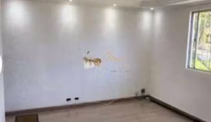 Apartamento à venda na Avenida Guarapiranga com 2 dormitórios