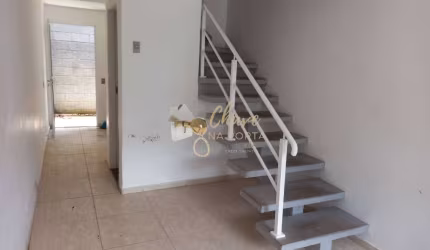 Casa a Venda Condomínio em Cotia com 2 Dormitórios