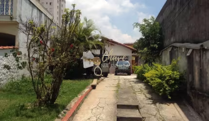 Terreno Amplo com 2 casas Construidas