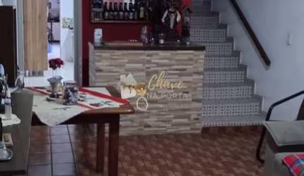 Casa à venda no Parque Pinheiros com 2 dormitórios
