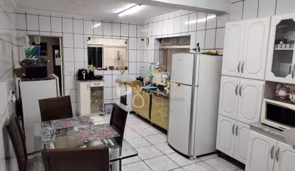 Casa à venda no Jardim Campo Limpo com 4 Dormitórios