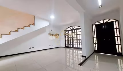 Casa à venda no Jardim Alvorada com 3 Dormitórios