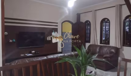 Sobrado no estilo colonial à venda em Carapicuíba com 3 Dormitórios