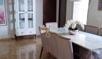 Conjuntos de casas a Venda em Jardim Horizonte Azul com 6 Dormitórios