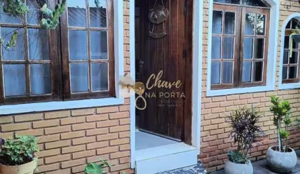 Casa ampla em condomínio à venda no Mairinque com 2 Dormitórios