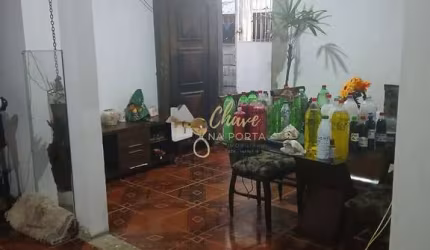 Casa com amplo terreno à venda na Cidade Ipava com 1 Dormitório