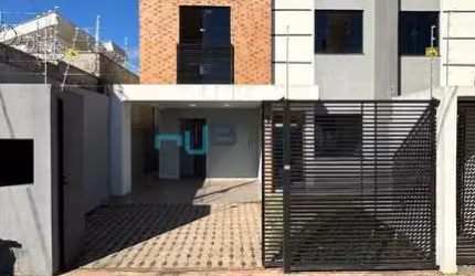 Casa com 3 quartos à venda na Domingos Conrado, 87, Colúmbia, Londrina por R$ 490.000