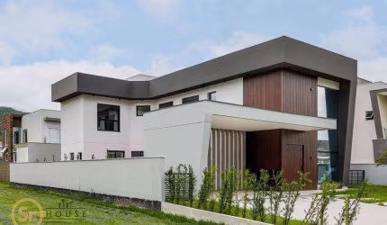 Casa com 4 dormitórios à venda, 371 m² por R$ 2.900.000 - Santa Regina - Camboriú/SC