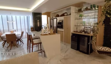 Finamente decorado e mobiliado, prédio Frente Mar