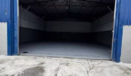 Galpão para alugar, 200 m² por R$ 7.000/mês - Bairro Rio Pequeno - Camboriú/SC