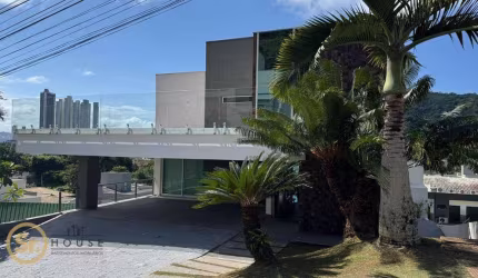 Casa com 4 dormitórios à venda, 432 m² por R$ 5.900.0000 - Barra - Balneário Camboriú/SC