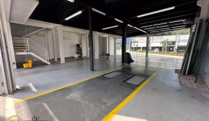 Galpão comercial para alugar, 250 m² por R$ 20.000/mês - Ariribá - Balneário Camboriú/SC