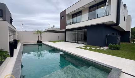 Casa Alto Padrão no Condomínio Caledônia