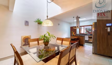 Casa 2 dormitórios para Venda em Jundiaí, Centro, 2 dormitórios, 2 suítes, 4 banheiros, 2 vagas