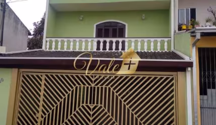 Casa 4 dormitórios Vila Paiva, com salão de festas