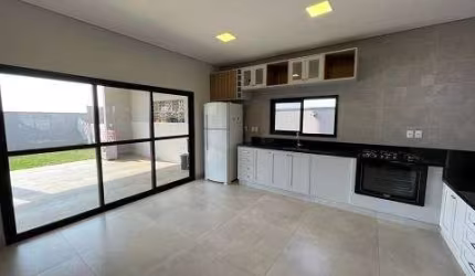 Casa em condomínio fechado com 4 quartos à venda no Parque Residencial Maria Elmira, Caçapava , 223 m2 por R$ 1.334.000