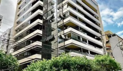 Apartamento na Ponta Verde com 4 quartos sendo 3 suítes com 140 m²