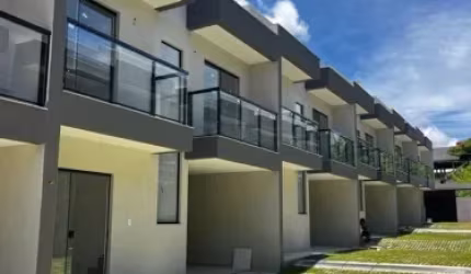 Village Duplex super amplo: 3 suítes com possibilidade de garden