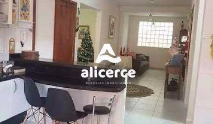 Casa à venda com 3 quartos 1 suíte, 243m² em Córrego Grande Florianópolis