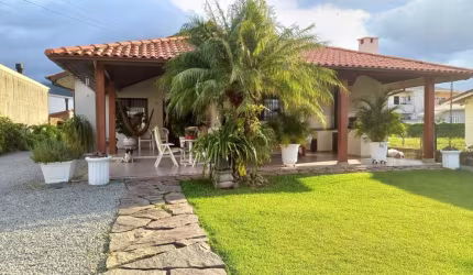 Chácara à venda com 4 quartos 1 suíte, 220,7m² em Aririú da Formiga Palhoça