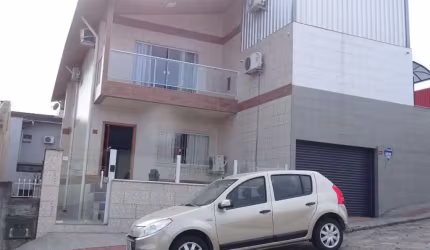 Casa à venda com 3 quartos 1 suíte, 477m² em Serraria São José