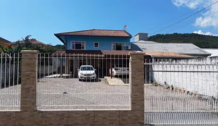 Casa à venda com 3 quartos , 150m² em Rio Caveiras Biguaçu