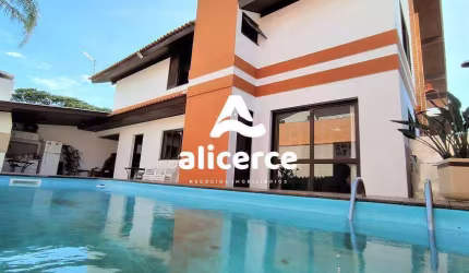 Casa à venda com 4 quartos 1 suíte, 166m² em Daniela Florianópolis
