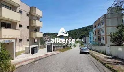 Apartamento à venda com 2 quartos , 54m² em Forquilhinha São José