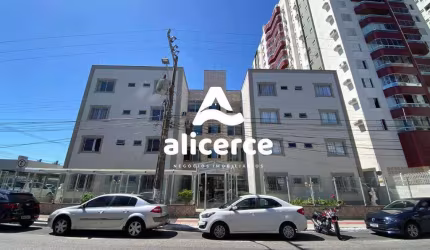 Apartamento térreo 3 dormitórios no Kobrasol