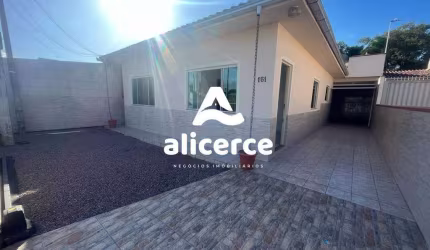 Casa à venda com 3 quartos 1 suíte, 98m² em Forquilhas São José