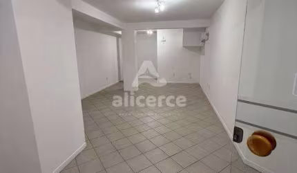 Sala à venda com , 43,9m² em Praia Comprida São José