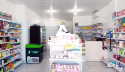 'Descubra a oportunidade perfeita para o seu negócio nesta sala comercial localizada no bairro Trindade, em Florianópolis